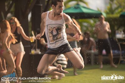 H2o Splash Free Songkran Fest at Plaza Athenee Bangkok — photo 239