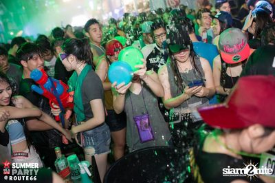 Smirnoff Midnight 100 นำเสนอ 95.5 Virgin Hitz Summer Party — photo 7