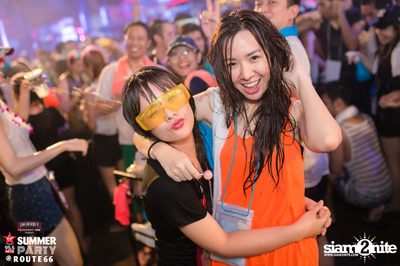 Smirnoff Midnight 100 นำเสนอ 95.5 Virgin Hitz Summer Party — photo 27