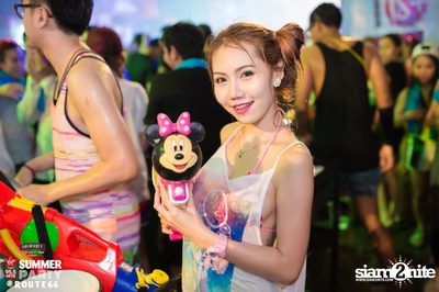 Smirnoff Midnight 100 นำเสนอ 95.5 Virgin Hitz Summer Party — photo 29