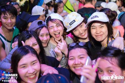 Smirnoff Midnight 100 นำเสนอ 95.5 Virgin Hitz Summer Party — photo 59