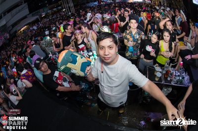 Smirnoff Midnight 100 นำเสนอ 95.5 Virgin Hitz Summer Party — photo 66