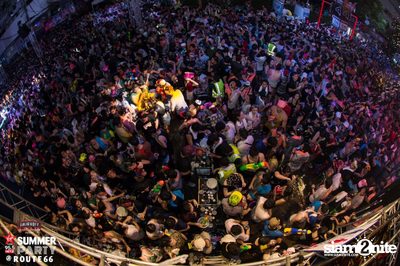 Smirnoff Midnight 100 นำเสนอ 95.5 Virgin Hitz Summer Party — photo 68