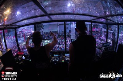 Smirnoff Midnight 100 นำเสนอ 95.5 Virgin Hitz Summer Party — photo 70
