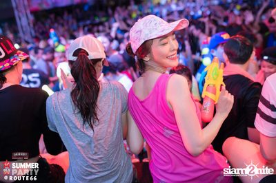 Smirnoff Midnight 100 นำเสนอ 95.5 Virgin Hitz Summer Party — photo 76