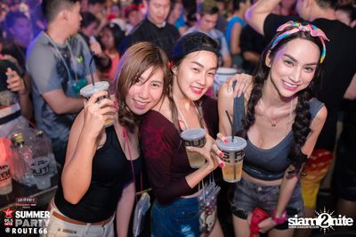 Smirnoff Midnight 100 นำเสนอ 95.5 Virgin Hitz Summer Party — photo 86