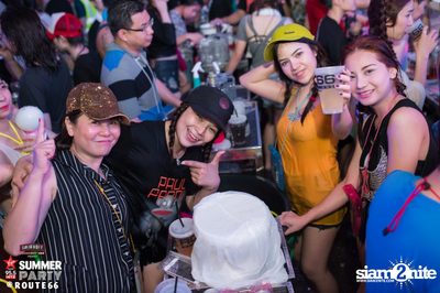 Smirnoff Midnight 100 นำเสนอ 95.5 Virgin Hitz Summer Party — photo 89