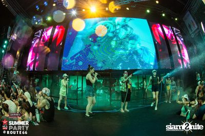 Smirnoff Midnight 100 นำเสนอ 95.5 Virgin Hitz Summer Party — photo 98