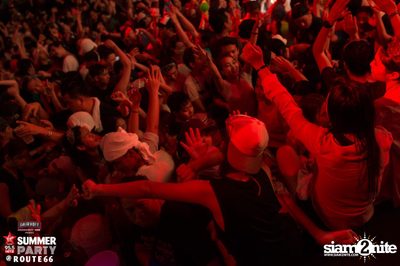 Smirnoff Midnight 100 นำเสนอ 95.5 Virgin Hitz Summer Party — photo 135