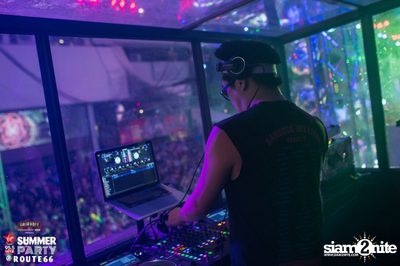Smirnoff Midnight 100 นำเสนอ 95.5 Virgin Hitz Summer Party — photo 139