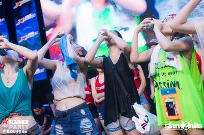 Smirnoff Midnight 100 นำเสนอ 95.5 Virgin Hitz Summer Party — photo 155