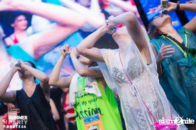 Smirnoff Midnight 100 นำเสนอ 95.5 Virgin Hitz Summer Party — photo 156