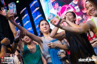 Smirnoff Midnight 100 นำเสนอ 95.5 Virgin Hitz Summer Party — photo 157