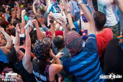 Smirnoff Midnight 100 นำเสนอ 95.5 Virgin Hitz Summer Party — photo 183