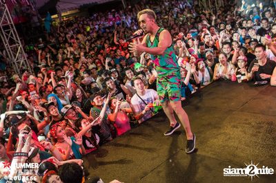 Smirnoff Midnight 100 นำเสนอ 95.5 Virgin Hitz Summer Party — photo 188