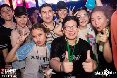 Smirnoff Midnight 100 นำเสนอ 95.5 Virgin Hitz Summer Party (อัลบั้มที่ 1) — photo 20