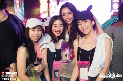 Smirnoff Midnight 100 นำเสนอ 95.5 Virgin Hitz Summer Party (อัลบั้มที่ 1) — photo 59