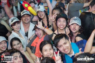 Smirnoff Midnight 100 นำเสนอ 95.5 Virgin Hitz Summer Party (อัลบั้มที่ 1) — photo 76