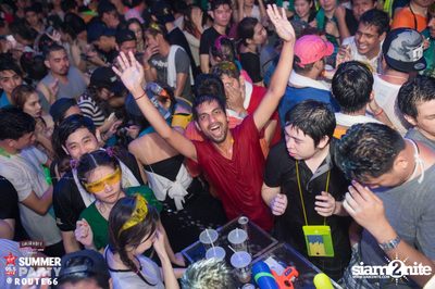 Smirnoff Midnight 100 นำเสนอ 95.5 Virgin Hitz Summer Party (อัลบั้มที่ 1) — photo 86