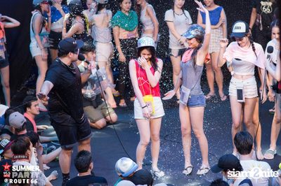 Smirnoff Midnight 100 นำเสนอ 95.5 Virgin Hitz Summer Party (อัลบั้มที่ 1) — photo 143
