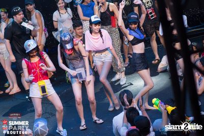 Smirnoff Midnight 100 นำเสนอ 95.5 Virgin Hitz Summer Party (อัลบั้มที่ 1) — photo 144