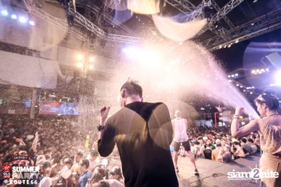 Smirnoff Midnight 100 นำเสนอ 95.5 Virgin Hitz Summer Party (อัลบั้มที่ 2) — photo 137