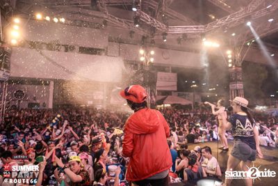 Smirnoff Midnight 100 นำเสนอ 95.5 Virgin Hitz Summer Party (อัลบั้มที่ 2) — photo 138