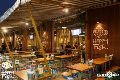 คืนวันศุกร์ ที่ร้าน แฮปปี้ ฟิช, เอเชีย ทีค เดอะ ริเวอร์ฟร้อนท์ — photo 1