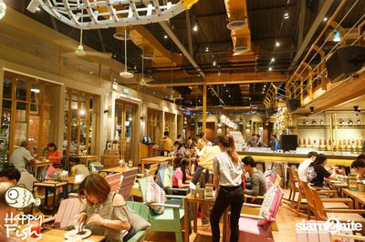 คืนวันศุกร์ ที่ร้าน แฮปปี้ ฟิช, เอเชีย ทีค เดอะ ริเวอร์ฟร้อนท์ — photo 20