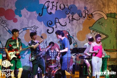 คืนวันศุกร์ ที่ร้าน แฮปปี้ ฟิช, เอเชีย ทีค เดอะ ริเวอร์ฟร้อนท์ — photo 28