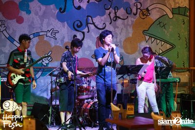 คืนวันศุกร์ ที่ร้าน แฮปปี้ ฟิช, เอเชีย ทีค เดอะ ริเวอร์ฟร้อนท์ — photo 29