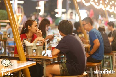 คืนวันศุกร์ ที่ร้าน แฮปปี้ ฟิช, เอเชีย ทีค เดอะ ริเวอร์ฟร้อนท์ — photo 56