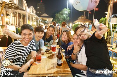 คืนวันศุกร์ ที่ร้าน แฮปปี้ ฟิช, เอเชีย ทีค เดอะ ริเวอร์ฟร้อนท์ — photo 85