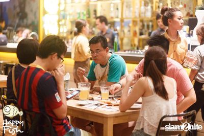 คืนวันศุกร์ ที่ร้าน แฮปปี้ ฟิช, เอเชีย ทีค เดอะ ริเวอร์ฟร้อนท์ — photo 88
