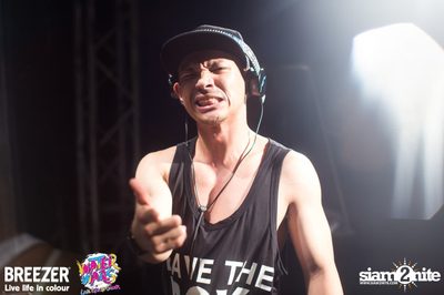 BREEZER presents Water Wars Live life in colour at RCA Block A — photo 63