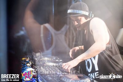 BREEZER presents Water Wars Live life in colour at RCA Block A — photo 64