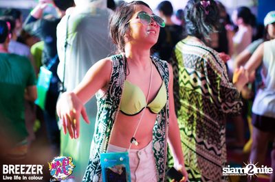 BREEZER presents Water Wars Live life in colour at RCA Block A — photo 66