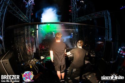 BREEZER presents Water Wars Live life in colour at RCA Block A — photo 96