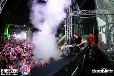BREEZER presents Water Wars Live life in colour at RCA Block A — photo 101