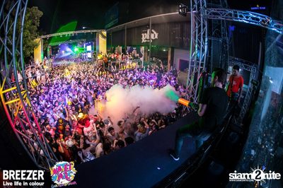 BREEZER presents Water Wars Live life in colour at RCA Block A — photo 104
