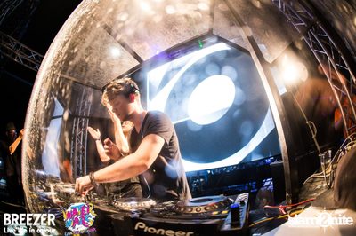 BREEZER presents Water Wars Live life in colour at RCA Block A — photo 106