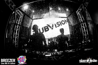 BREEZER presents Water Wars Live life in colour at RCA Block A — photo 108