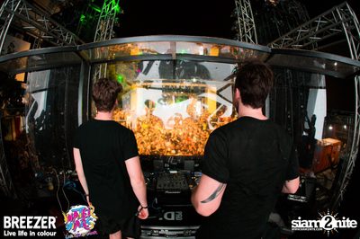 BREEZER presents Water Wars Live life in colour at RCA Block A — photo 109