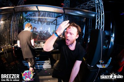 BREEZER presents Water Wars Live life in colour at RCA Block A — photo 111