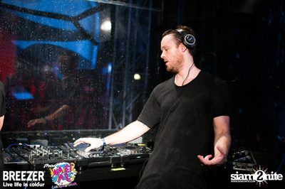 BREEZER presents Water Wars Live life in colour at RCA Block A — photo 112