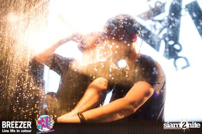 BREEZER presents Water Wars Live life in colour at RCA Block A — photo 117