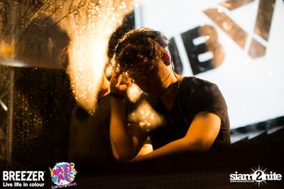 BREEZER presents Water Wars Live life in colour at RCA Block A — photo 118