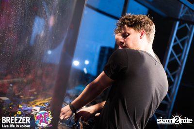 BREEZER presents Water Wars Live life in colour at RCA Block A — photo 120