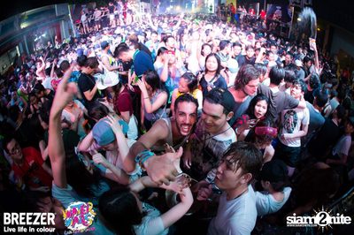 BREEZER presents Water Wars Live life in colour at RCA Block A — photo 144