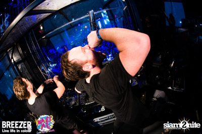 BREEZER presents Water Wars Live life in colour at RCA Block A — photo 146